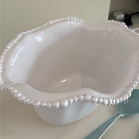 Beatriz Ball New Orleans Vida Decorative Ice Salad White Bowl with Blue Servers - Picture 4 of 6